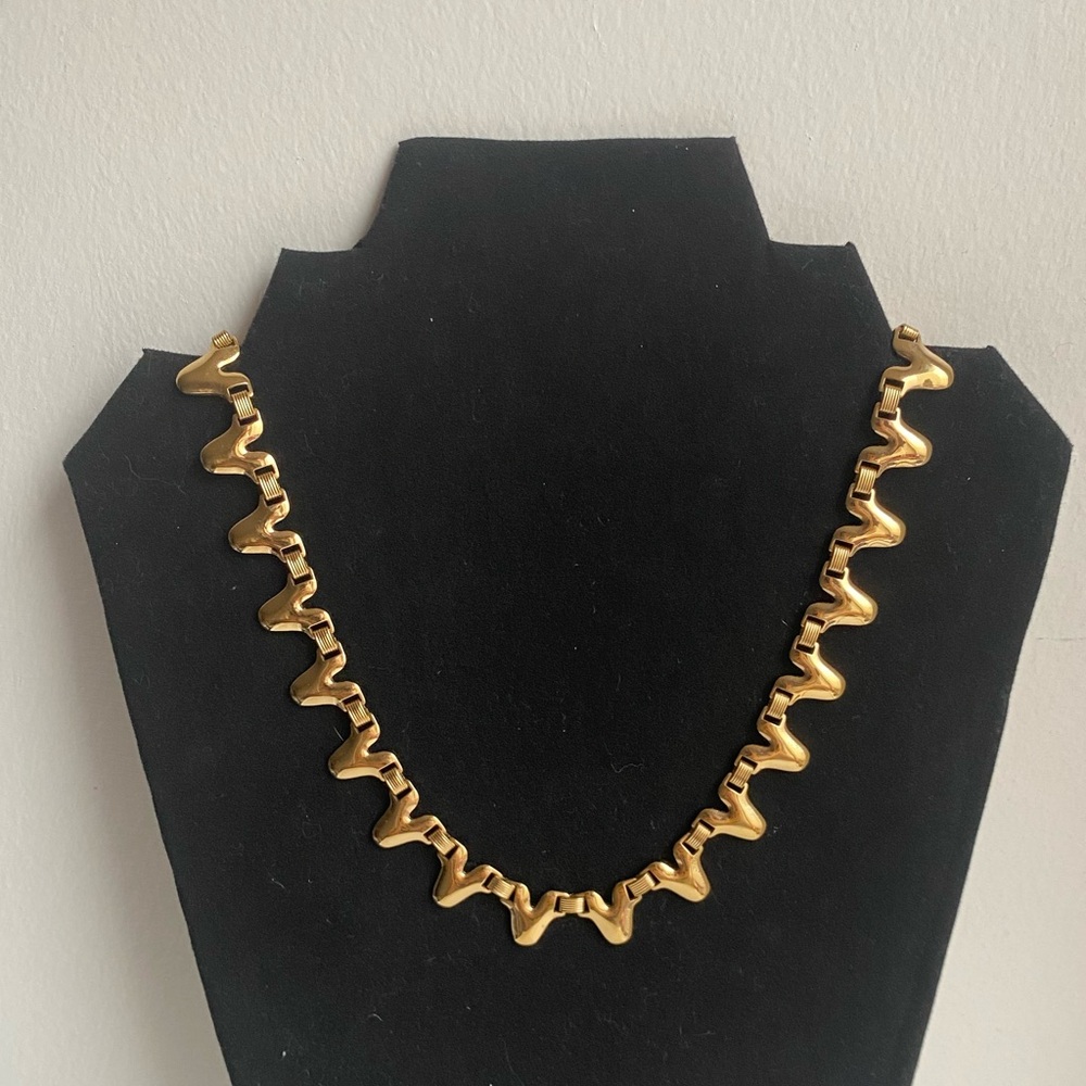Gold squiggle necklace